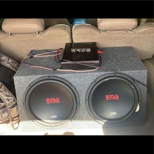 2 12 inch boss audio sub 1100 watt boss amp